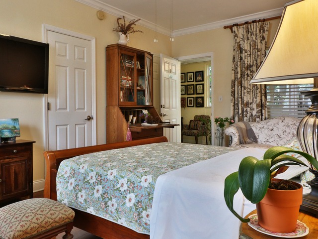 BAY OAKS HISTORIC RETIREMENT RESIDENCE INC